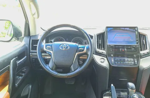 Toyota Land Cruiser 4.0L GXR GT 2021