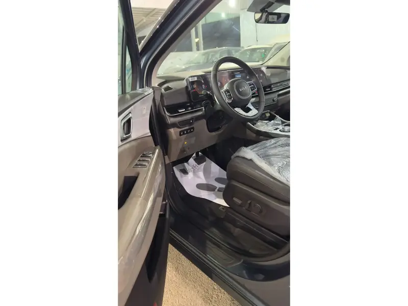 KIA Carnival 2025