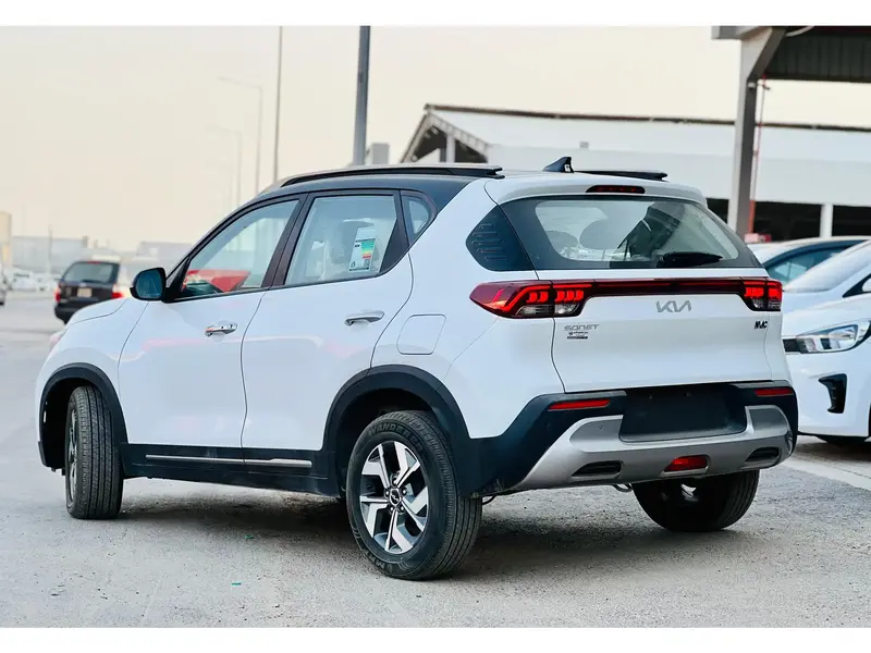 Discover undefined undefined Exterior Interior Images.Find all aspects and details of cars.