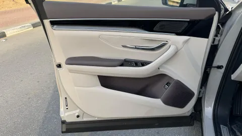 Discover undefined undefined Exterior Interior Images.Find all aspects and details of cars.