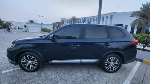 Mitsubishi Outlander 2.4L GLX 2016
