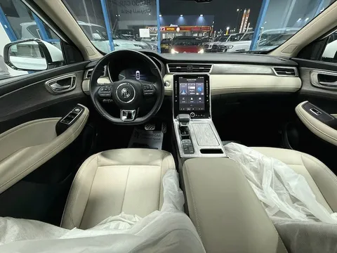 Discover undefined undefined Exterior Interior Images.Find all aspects and details of cars.