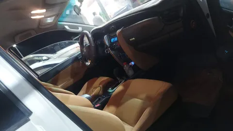 Discover undefined undefined Exterior Interior Images.Find all aspects and details of cars.