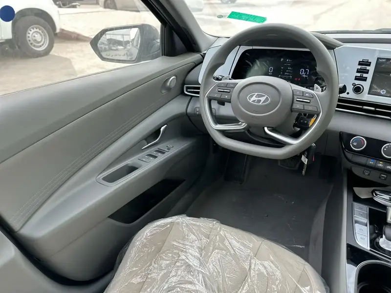 Hyundai Elantra 2025