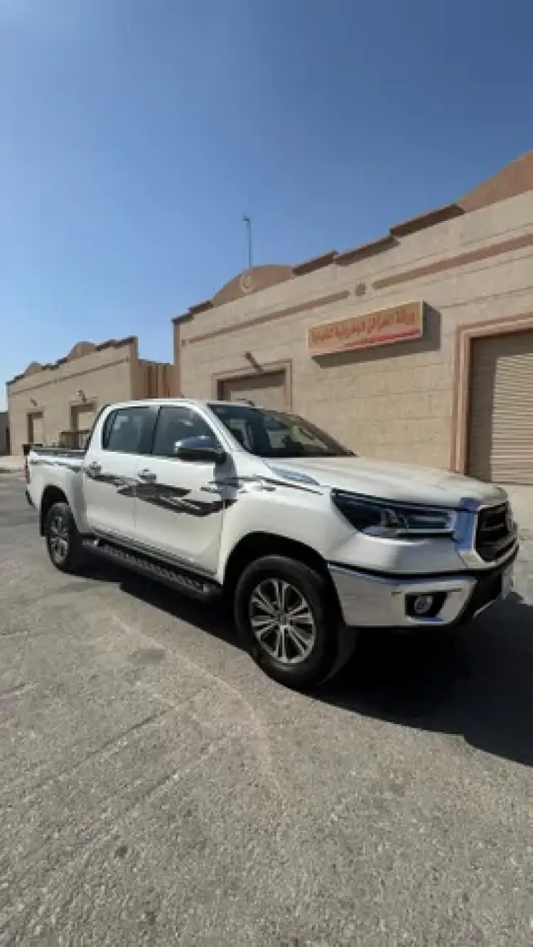 toyota toyota-hilux image Toyota Hilux 2022