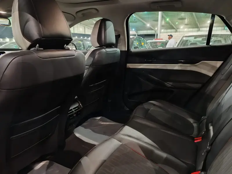 Discover undefined undefined Exterior Interior Images.Find all aspects and details of cars.
