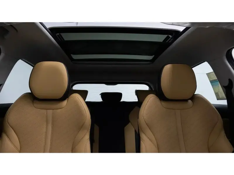 Discover undefined undefined Exterior Interior Images.Find all aspects and details of cars.