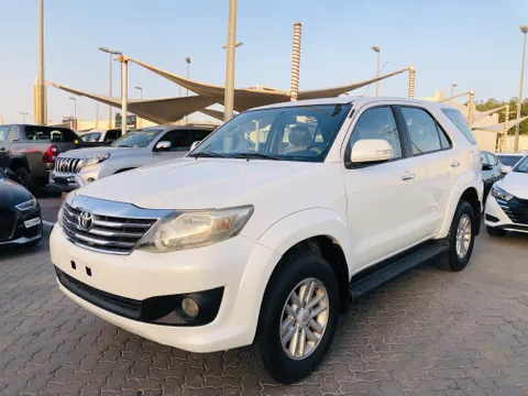 toyota toyota-fortuner image Toyota Fortuner 2.7L (4X4) 2015