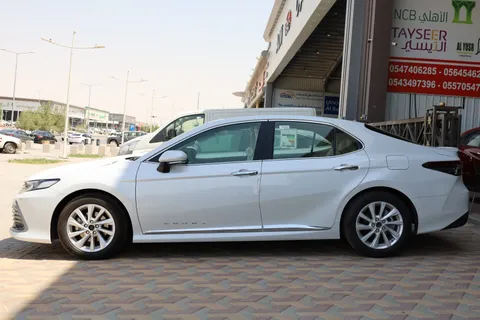 New Toyota Camry 2.5L GLE 212 HP 2023