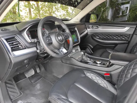 MG RX8 2.0T Black Edition (AWD) 2022