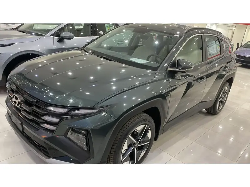 Discover undefined undefined Exterior Interior Images.Find all aspects and details of cars.