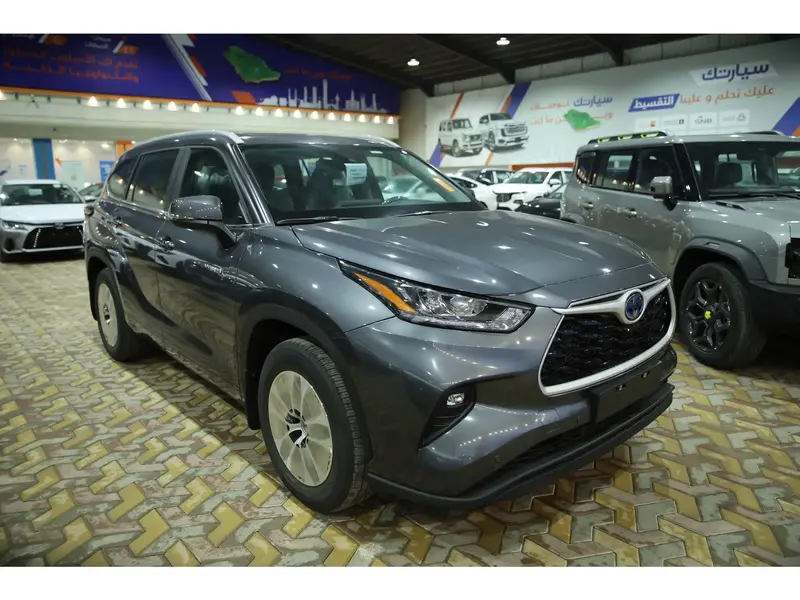 Discover undefined undefined Exterior Interior Images.Find all aspects and details of cars.