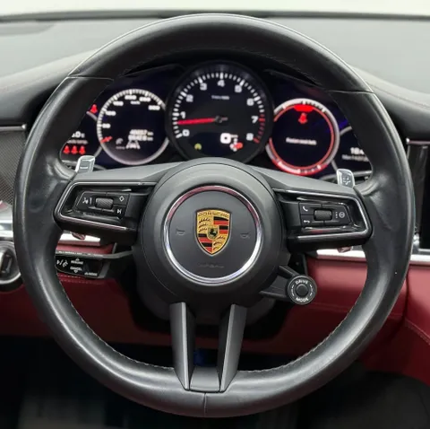 Porsche Panamera 3.0L Base 2021