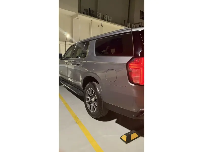 استكشف undefined undefined الصور الخارجية والداخلية. اكتشف جميع جوانب وتفاصيل السيارات.