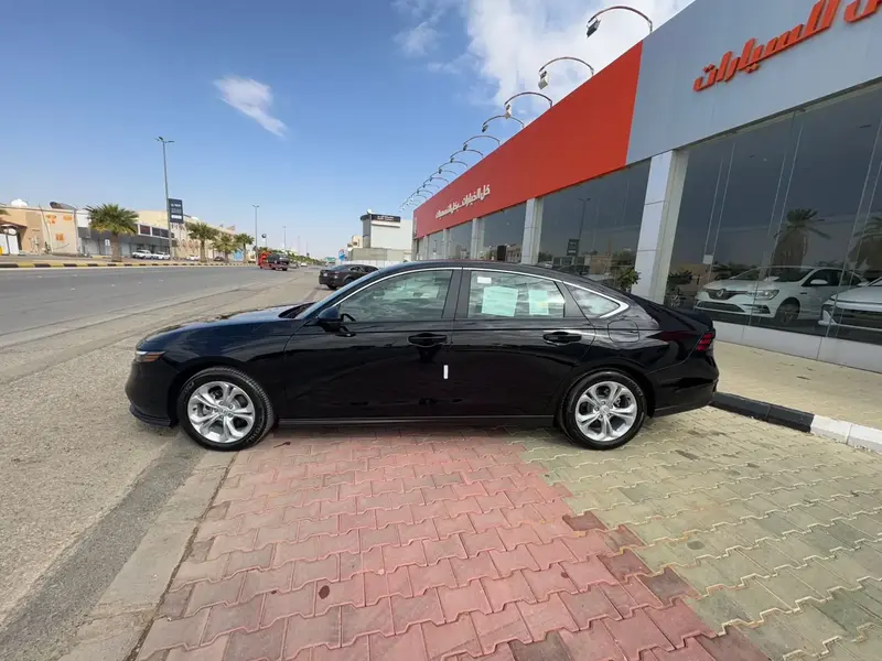 Discover undefined undefined Exterior Interior Images.Find all aspects and details of cars.