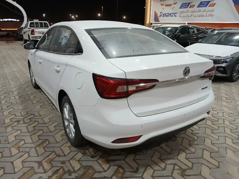 Discover undefined undefined Exterior Interior Images.Find all aspects and details of cars.