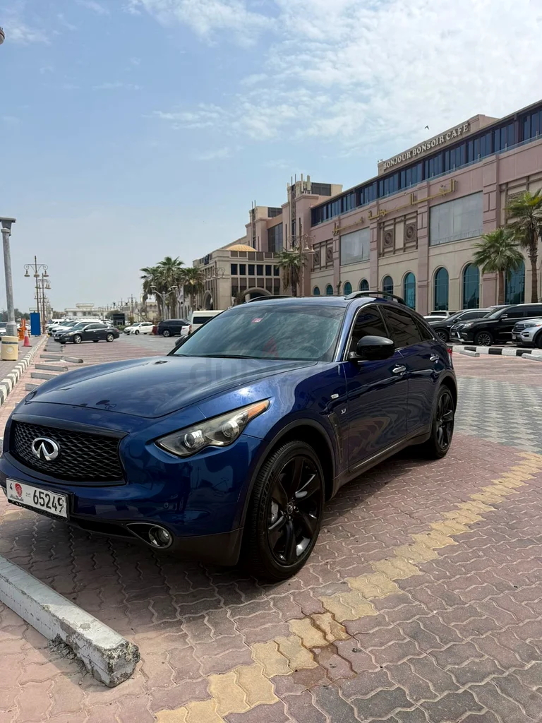انفينيتي QX70 2017