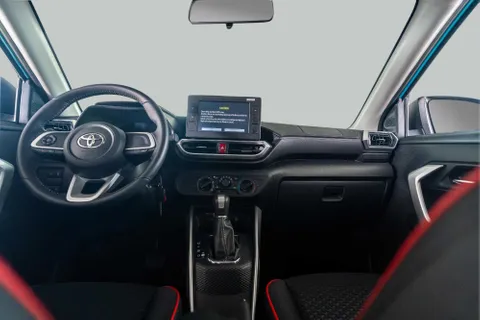 Discover undefined undefined Exterior Interior Images.Find all aspects and details of cars.