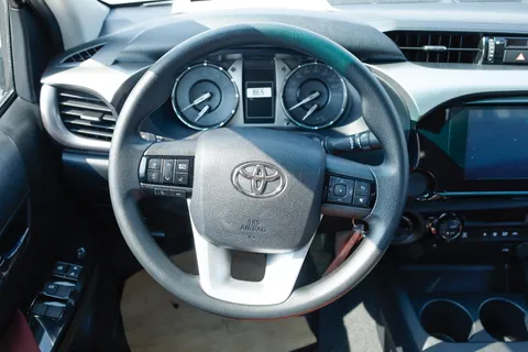 New Toyota Hilux 2025