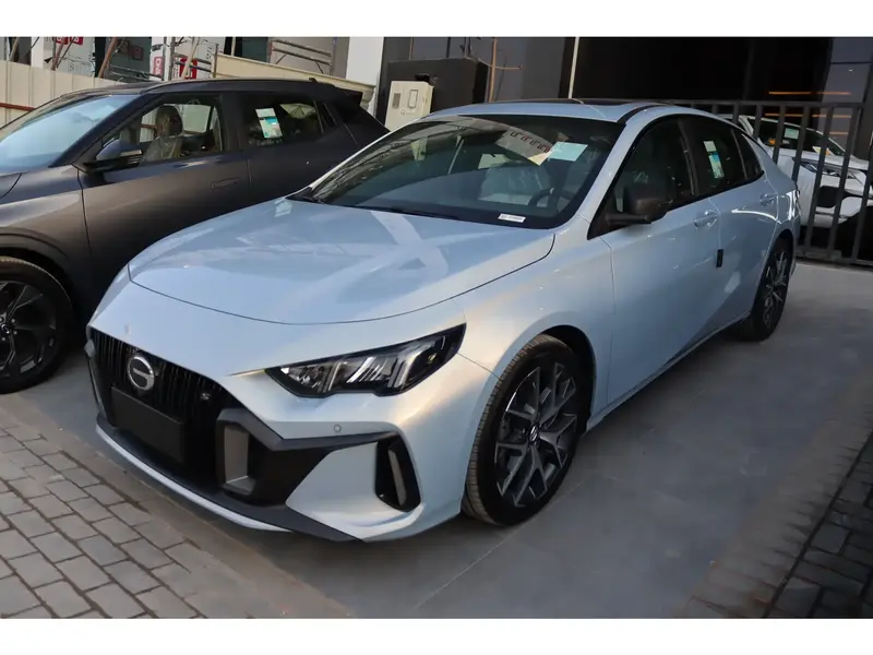 Discover undefined undefined Exterior Interior Images.Find all aspects and details of cars.