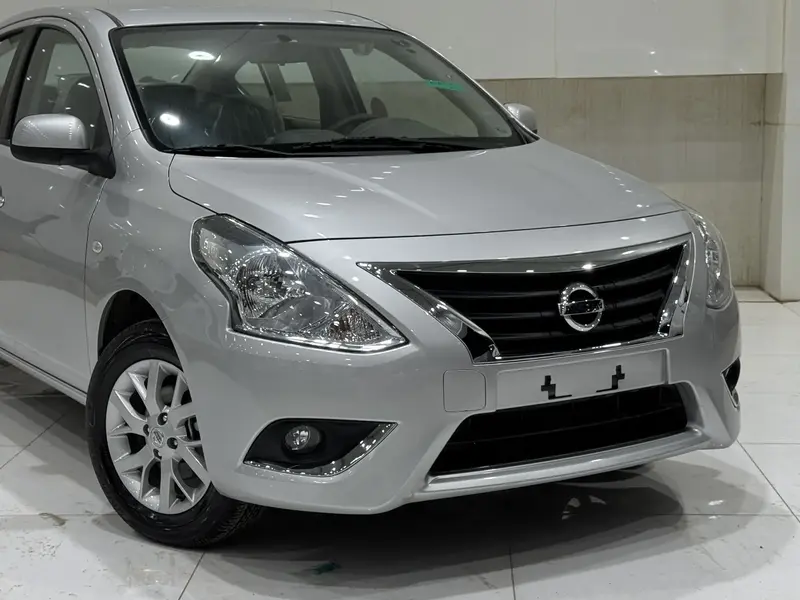 Discover undefined undefined Exterior Interior Images.Find all aspects and details of cars.