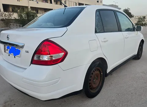 Nissan Tiida 1.8L SL 2011