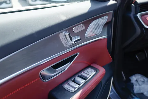 Discover undefined undefined Exterior Interior Images.Find all aspects and details of cars.