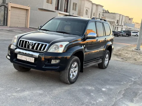 استكشف undefined undefined الصور الخارجية والداخلية. اكتشف جميع جوانب وتفاصيل السيارات.