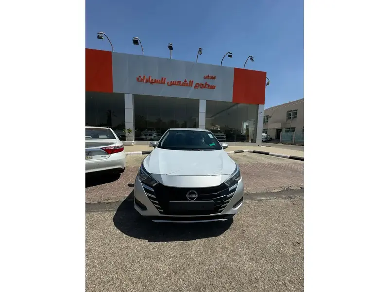 استكشف undefined undefined الصور الخارجية والداخلية. اكتشف جميع جوانب وتفاصيل السيارات.