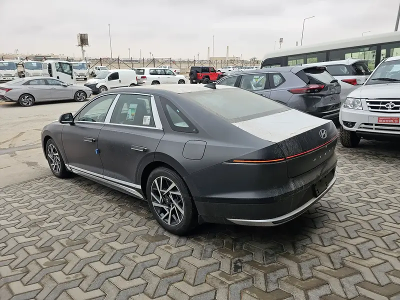 Discover undefined undefined Exterior Interior Images.Find all aspects and details of cars.