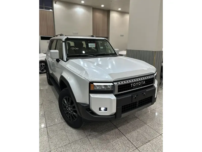 Discover undefined undefined Exterior Interior Images.Find all aspects and details of cars.
