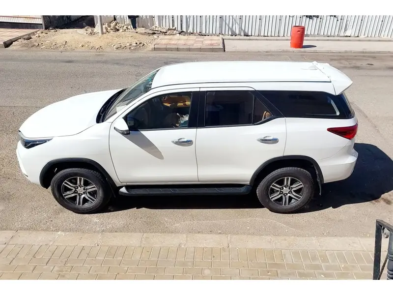 Discover undefined undefined Exterior Interior Images.Find all aspects and details of cars.