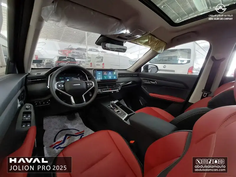 Discover undefined undefined Exterior Interior Images.Find all aspects and details of cars.