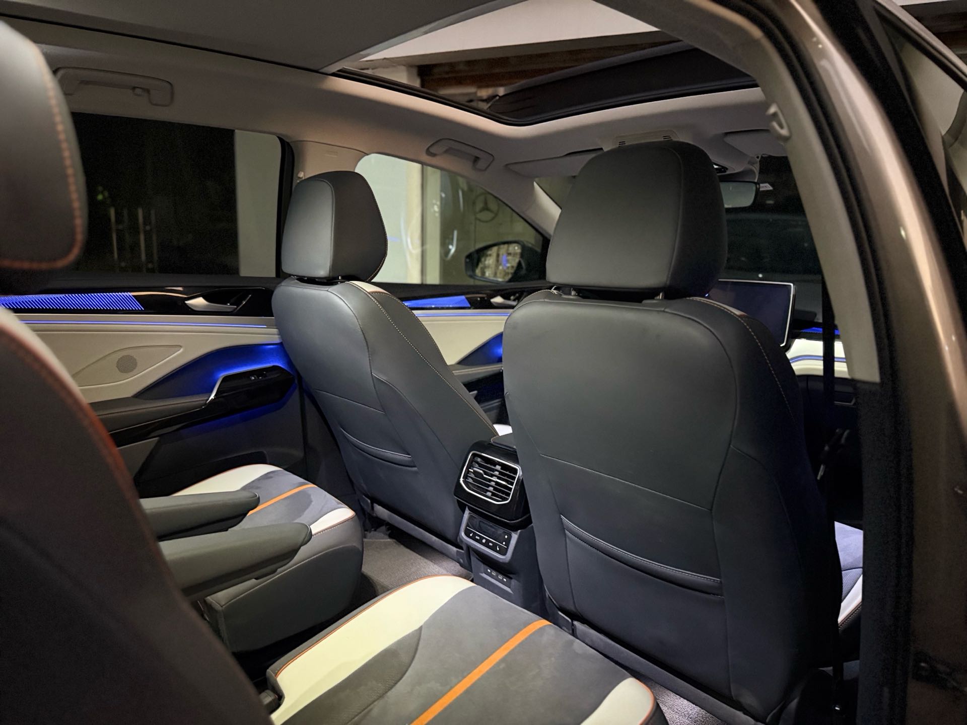 فولكس واجن ID.6 2022