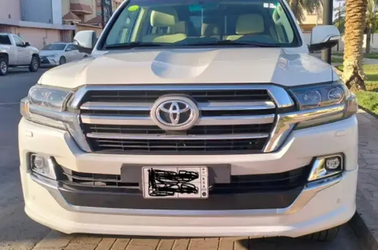 toyota toyota-land-cruiser image Toyota Land Cruiser 2010