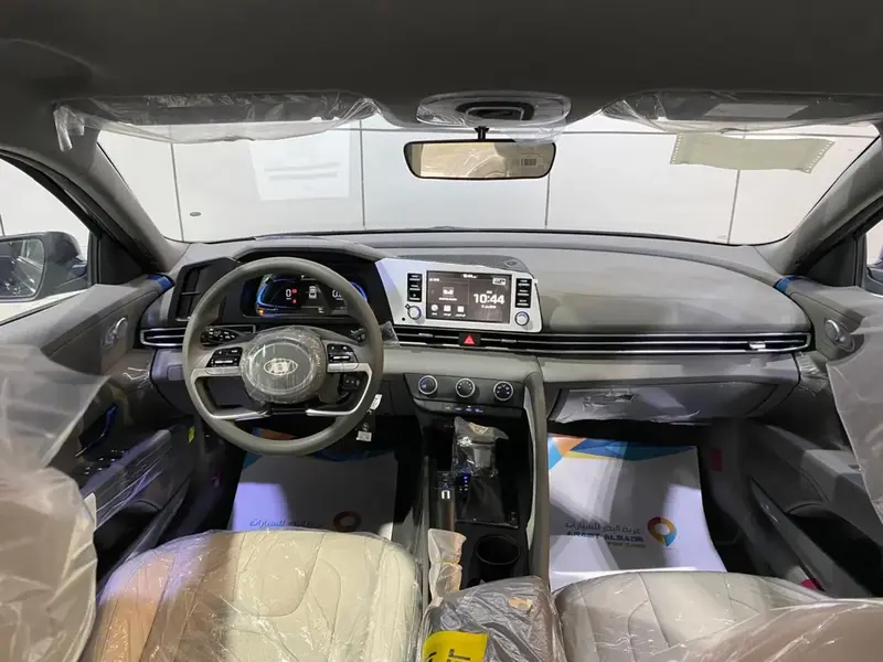 Hyundai Elantra 2025
