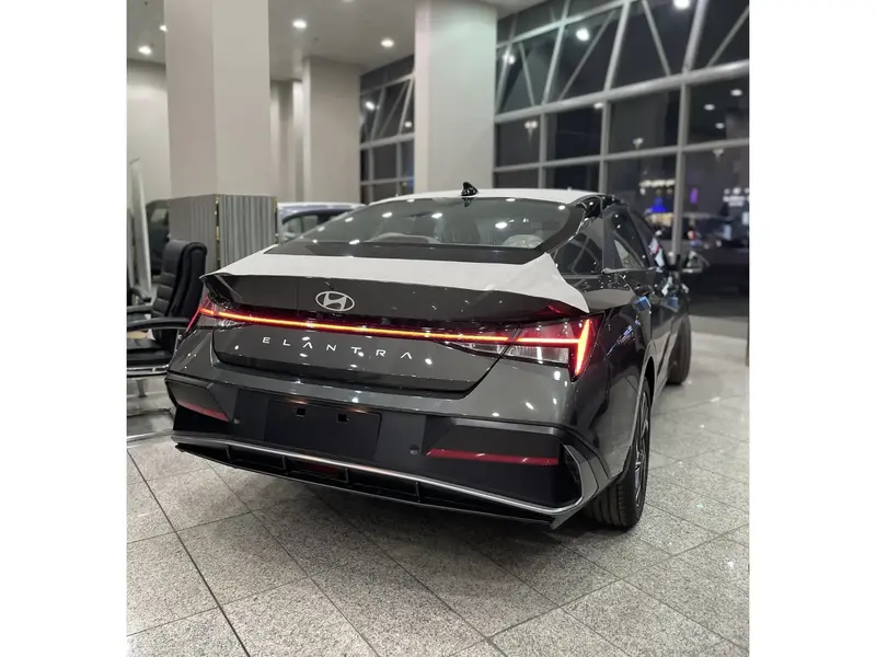 Hyundai Elantra 2025