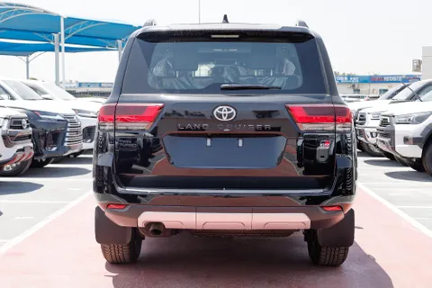 Discover undefined undefined Exterior Interior Images.Find all aspects and details of cars.