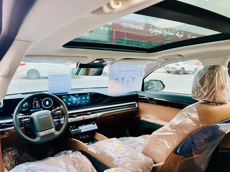Discover undefined undefined Exterior Interior Images.Find all aspects and details of cars.