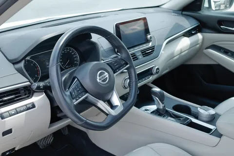 Nissan Altima 2021
