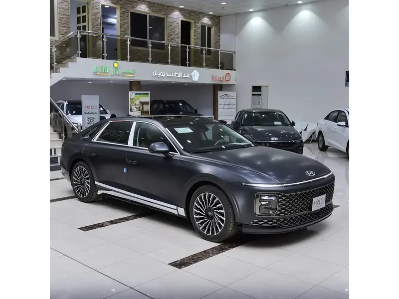 Discover undefined undefined Exterior Interior Images.Find all aspects and details of cars.