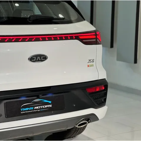 Discover undefined undefined Exterior Interior Images.Find all aspects and details of cars.
