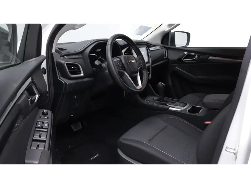 Isuzu MUX 2023