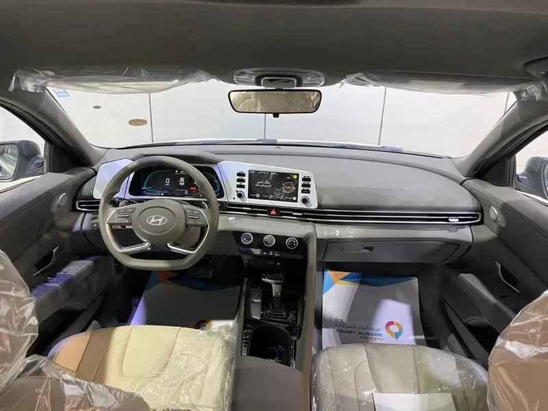 Hyundai Elantra 2025