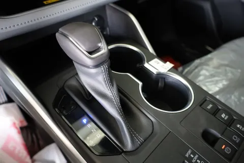 New Toyota Highlander  2.5L Hybrid GLE AWD  2023