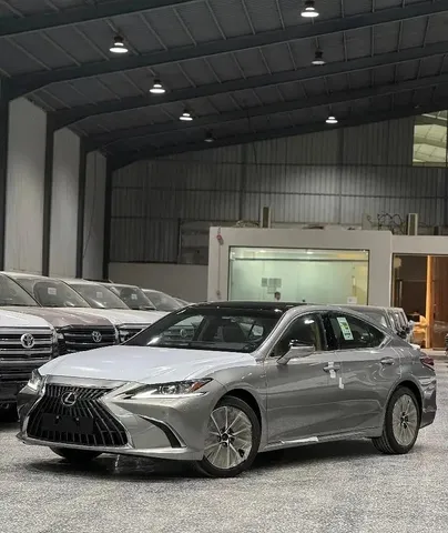 New Lexus ES 350 2024
