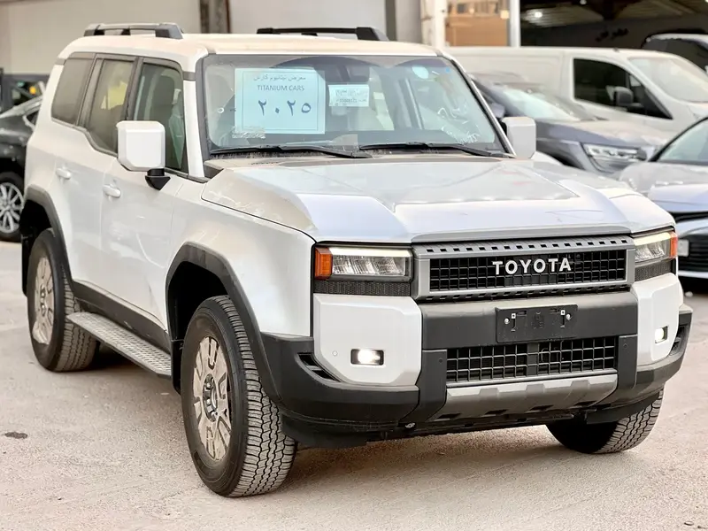 Discover undefined undefined Exterior Interior Images.Find all aspects and details of cars.