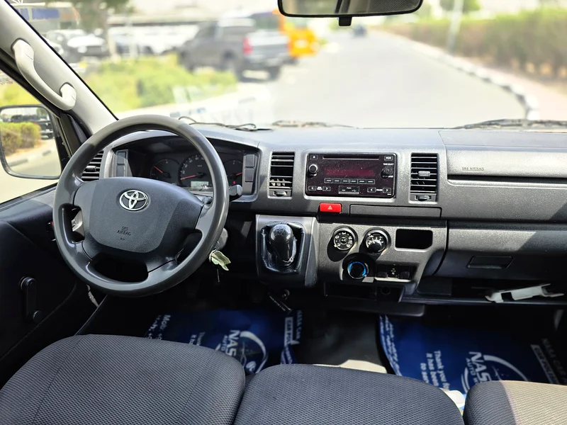 Toyota Hiace 2016
