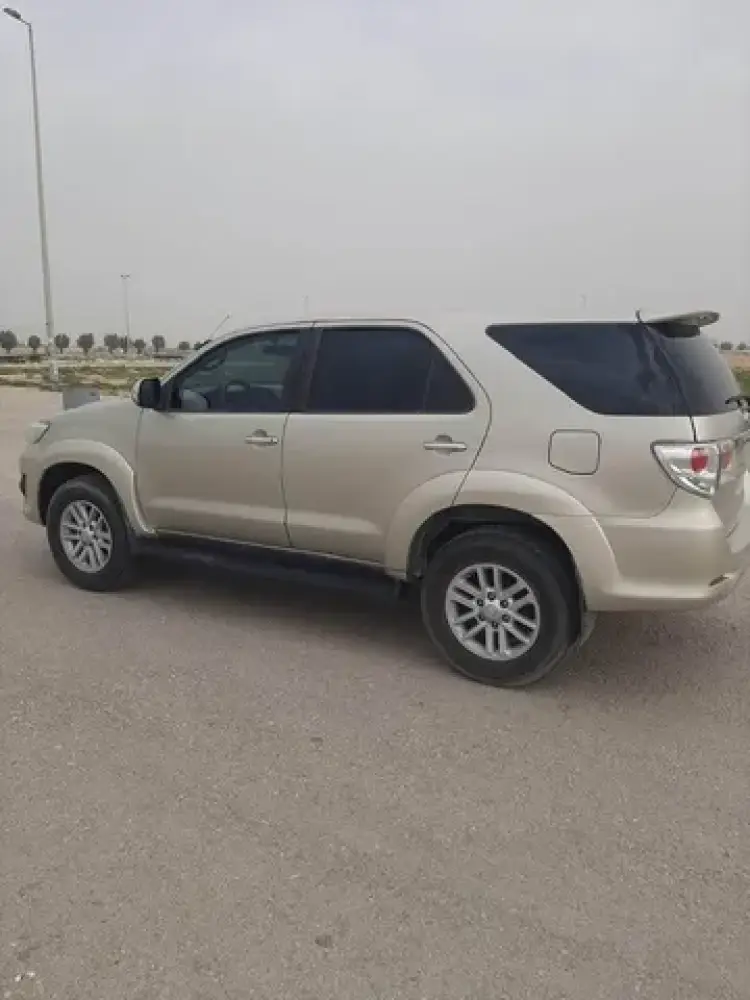 toyota toyota-fortuner image Toyota Fortuner 2012