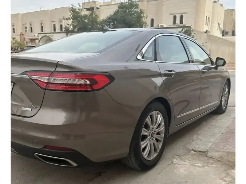 Discover undefined undefined Exterior Interior Images.Find all aspects and details of cars.